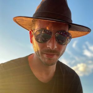 Meet your Posher, Maxime